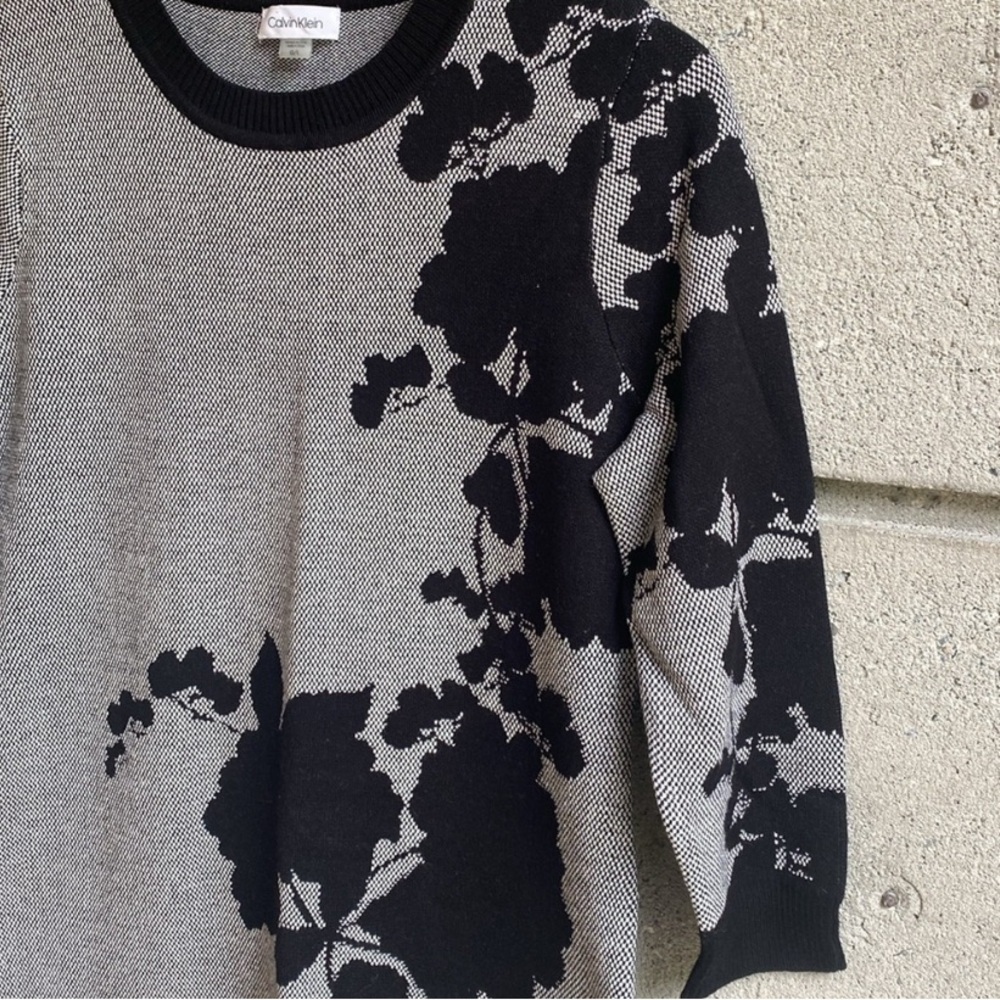 🤍 Calvin Klein Knit Black and Gray Floral Dress - Picture 4 of 7